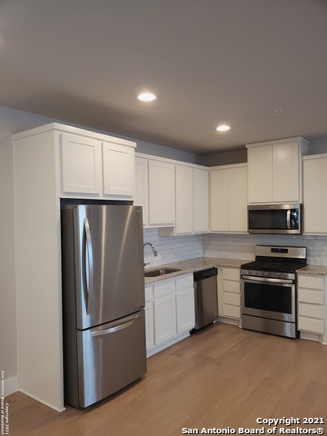 Image 2 of 4 For 107 Claremont 103