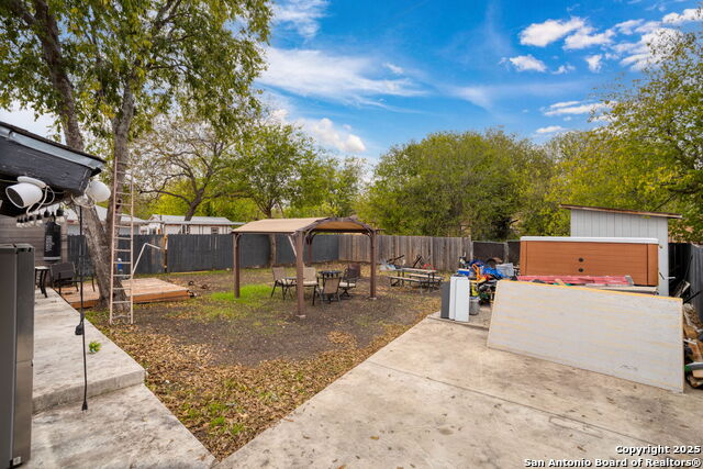 Image 14 of 15 For 243 Yolanda  