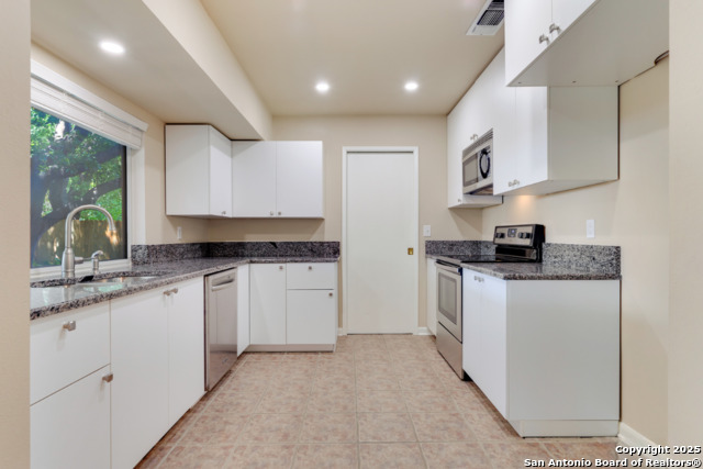 Image 7 of 25 For 4026 Barrington Street