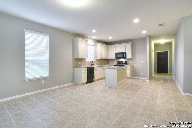 Image 5 of 25 For 1443 Kedros  