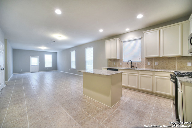 Image 7 of 25 For 1443 Kedros  