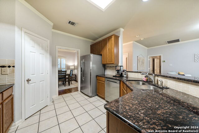 Image 11 of 32 For 35 Atwell Park