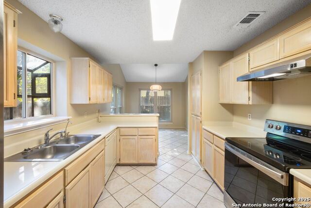 Image 5 of 11 For 2606 Country Square