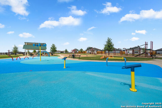 Image 21 of 29 For 16020 Stratford Cove