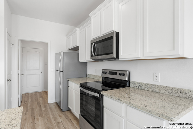 Image 9 of 29 For 16020 Stratford Cove