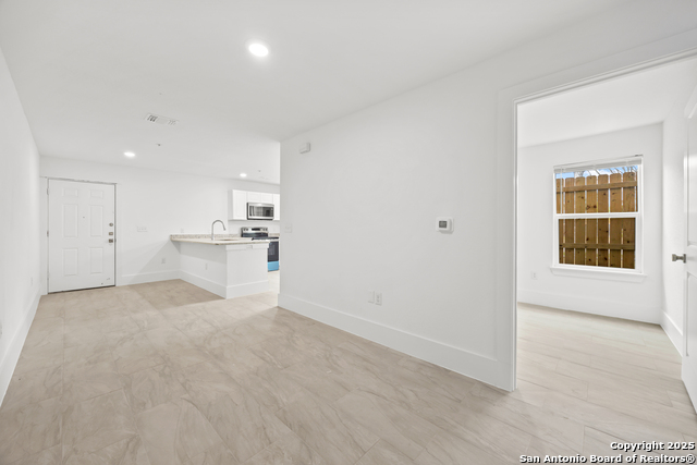 Image 15 of 18 For 138 Ware  1101