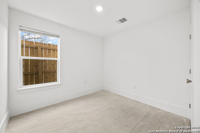 Image 16 of 18 For 138 Ware  1101