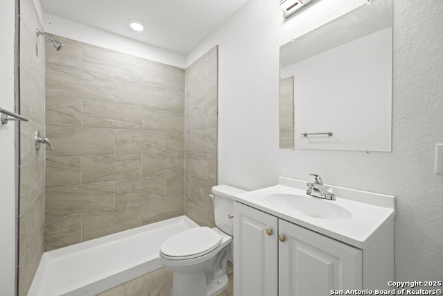 Image 17 of 18 For 138 Ware  1101