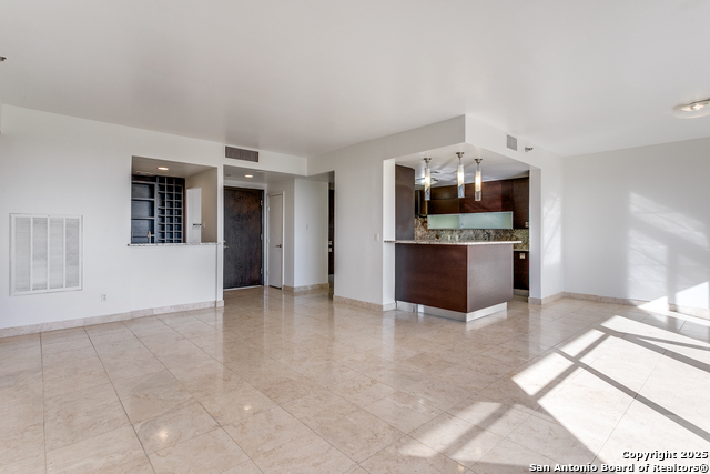 Image 17 of 36 For 7887 Broadway 701