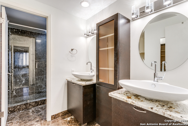 Image 21 of 36 For 7887 Broadway 701