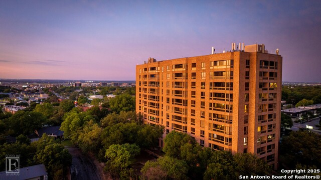 Image 31 of 36 For 7887 Broadway 701