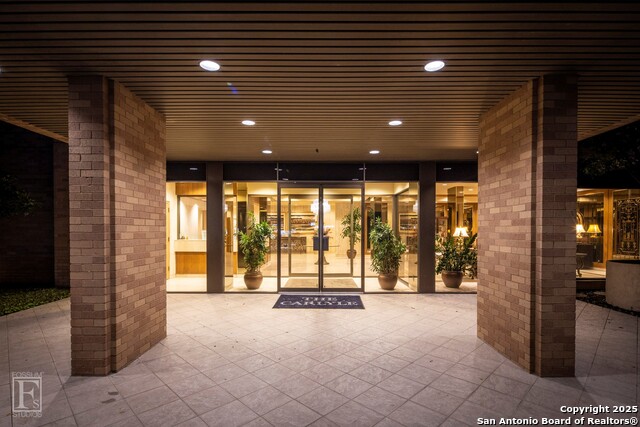 Image 33 of 36 For 7887 Broadway 701