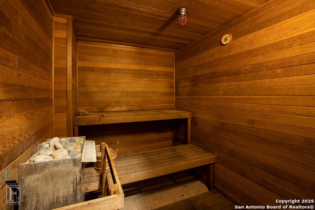 Image 34 of 36 For 7887 Broadway 701