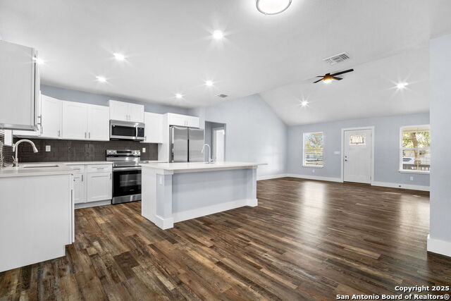 Image 10 of 31 For 125 Broken Spur Drive