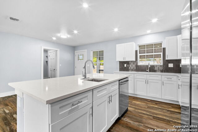 Image 12 of 31 For 125 Broken Spur Drive