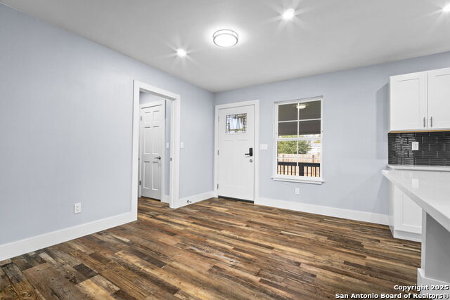 Image 17 of 31 For 125 Broken Spur Drive