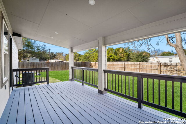 Image 27 of 31 For 125 Broken Spur Drive