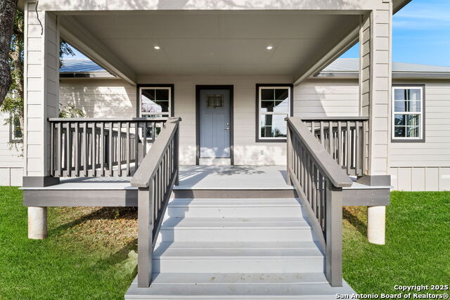 Image 4 of 31 For 125 Broken Spur Drive