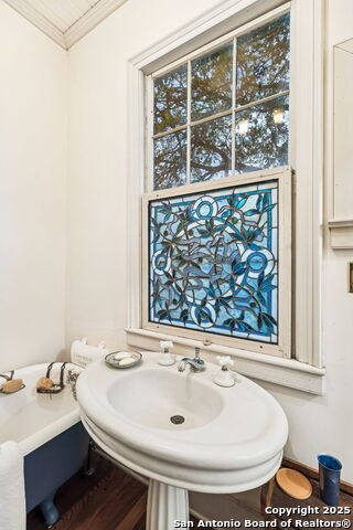 Image 19 of 65 For 276 Coll E 