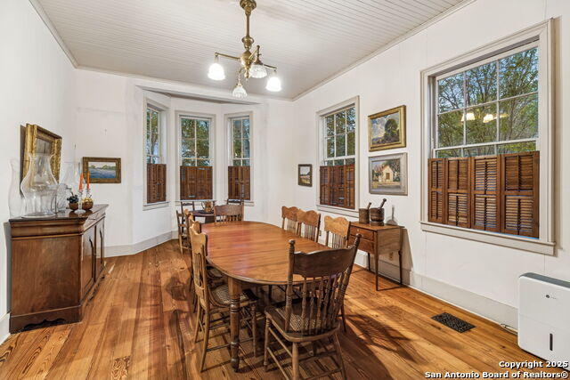 Image 26 of 65 For 276 Coll E 