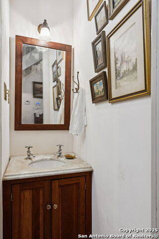 Image 3 of 65 For 276 Coll E 