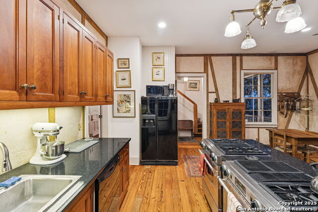 Image 33 of 65 For 276 Coll E 