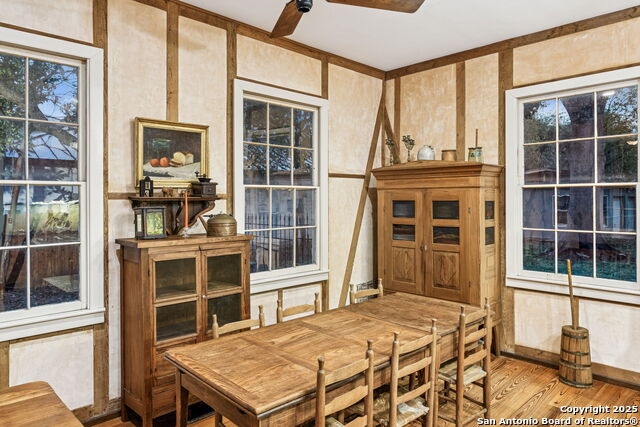 Image 35 of 65 For 276 Coll E 