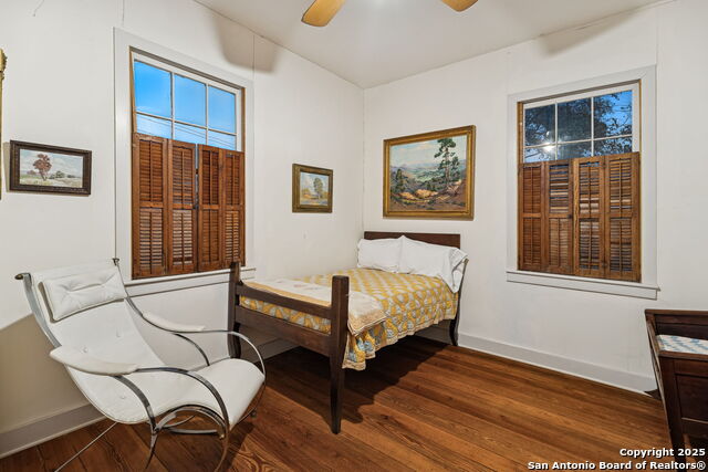 Image 38 of 65 For 276 Coll E 