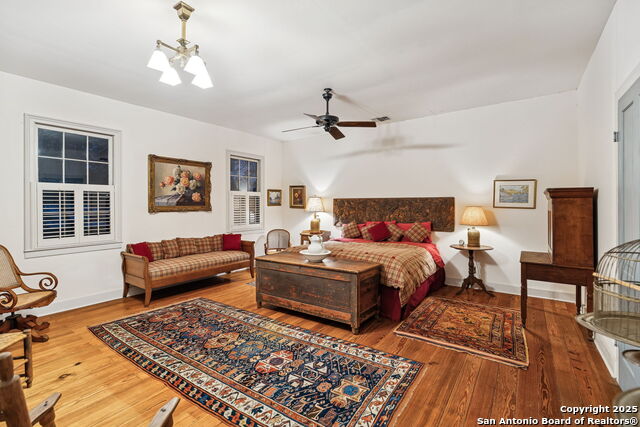 Image 41 of 65 For 276 Coll E 