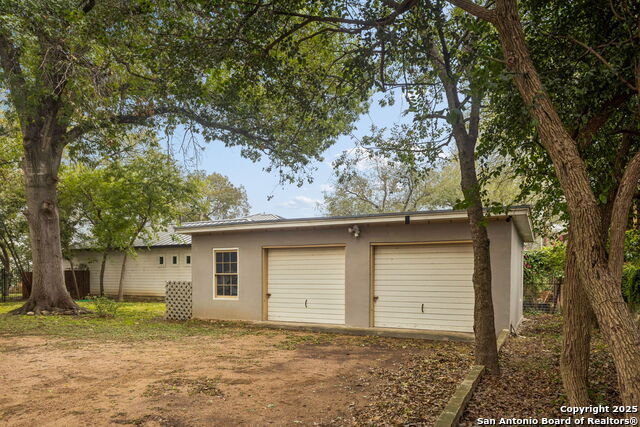 Image 50 of 65 For 276 Coll E 