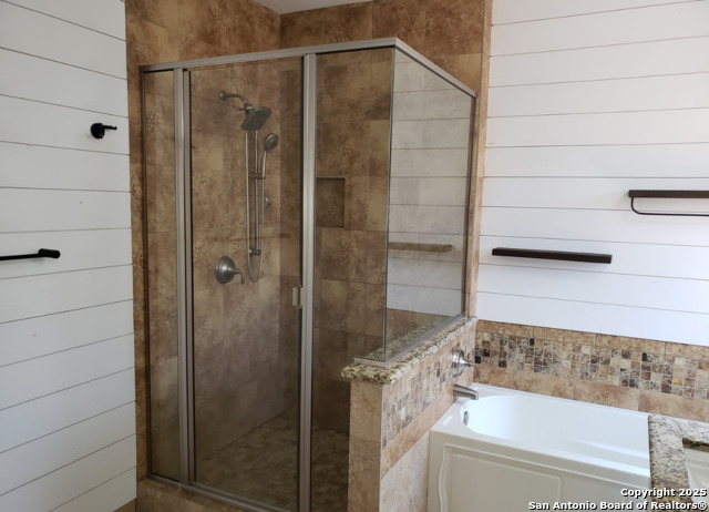 Image 14 of 37 For 4111 Antlers Lodge Rd