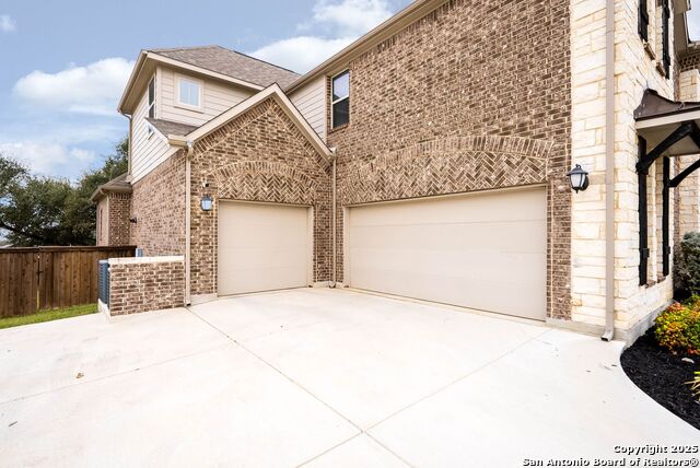 Image 44 of 91 For 288 Lilly Bluff