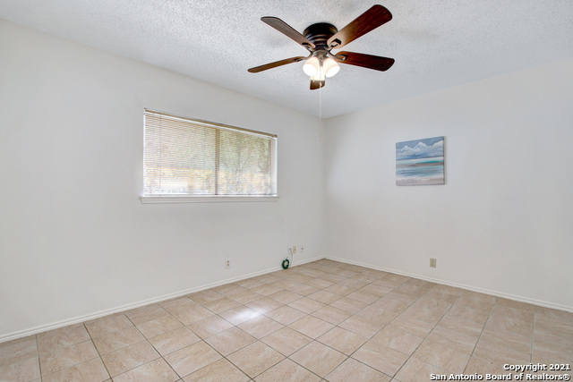 Image 21 of 42 For 5538 Timber Canyon St