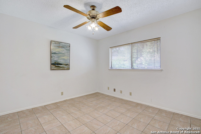 Image 23 of 42 For 5538 Timber Canyon St