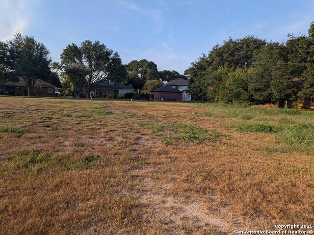 Listing photo id 0 for 138 Fairwind Ln