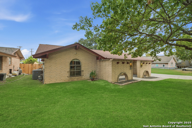 Image 22 of 24 For 6406 Handsome Lake Dr