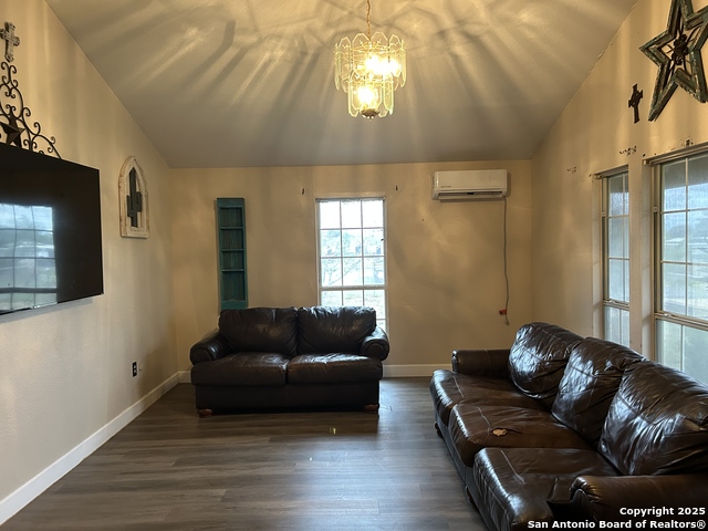 Image 5 of 11 For 1037 County Road 7711