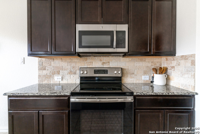 Image 18 of 29 For 5629 Briar  