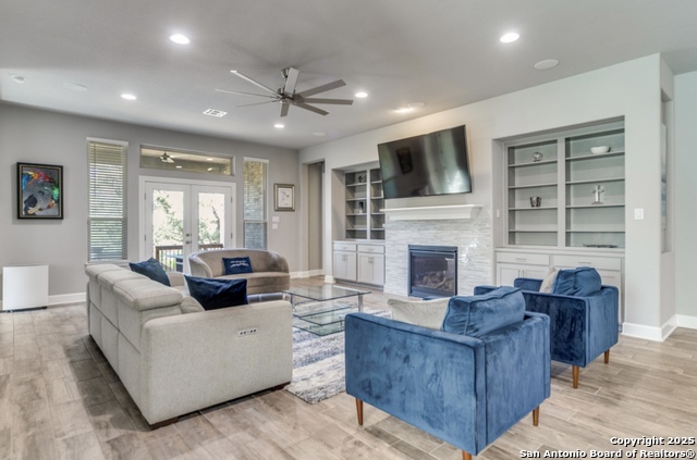 Image 11 of 25 For 29043 Front Gate