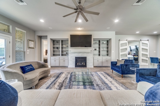 Image 12 of 25 For 29043 Front Gate