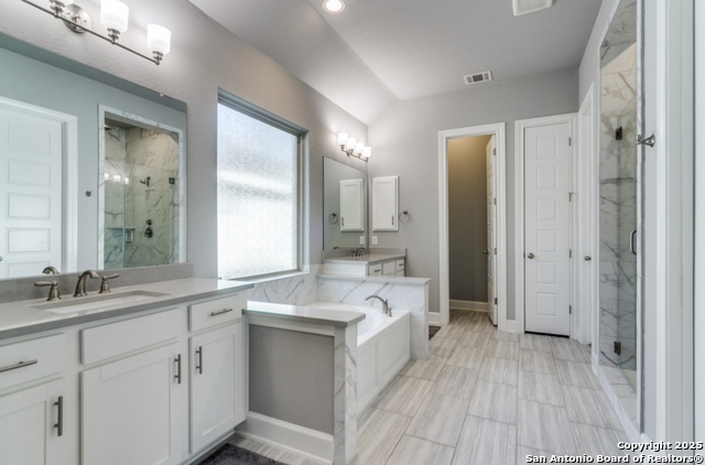 Image 17 of 25 For 29043 Front Gate