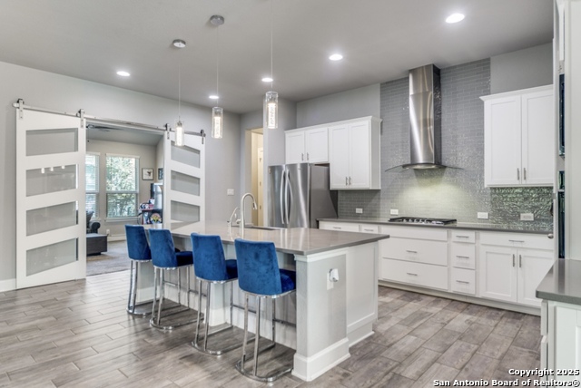 Image 8 of 25 For 29043 Front Gate