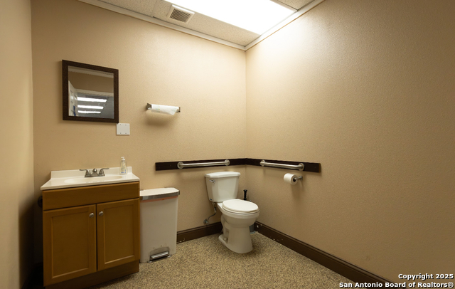 Image 16 of 19 For 2408 Zanderson Ave