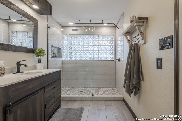 Image 22 of 40 For 26410 Teepee