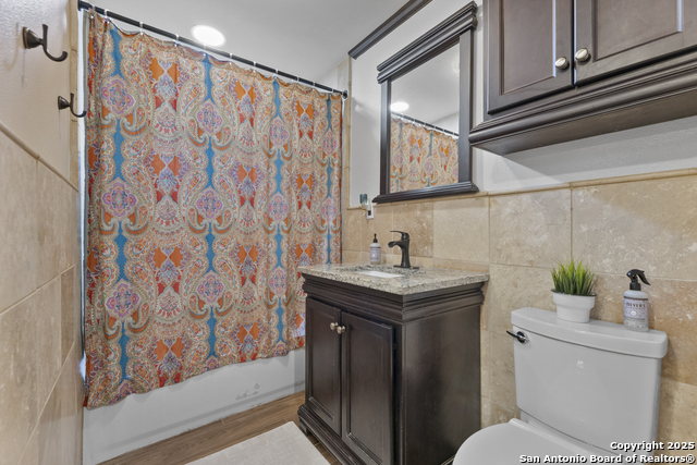 Image 30 of 40 For 26410 Teepee