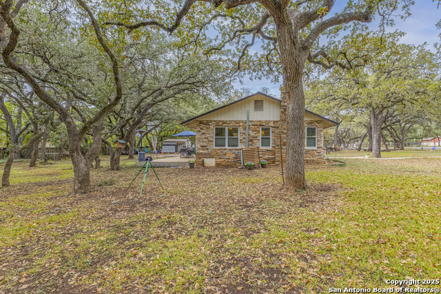 Image 36 of 40 For 26410 Teepee