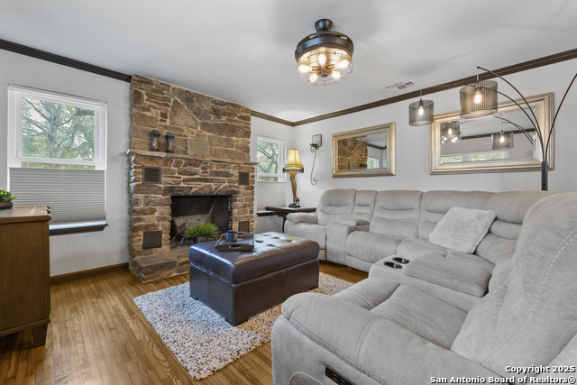 Image 7 of 40 For 26410 Teepee