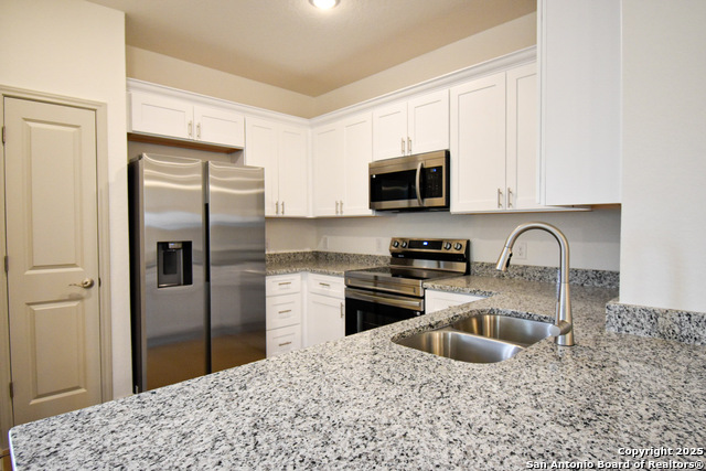 Image 11 of 37 For 10211 Tulipwood Run 101