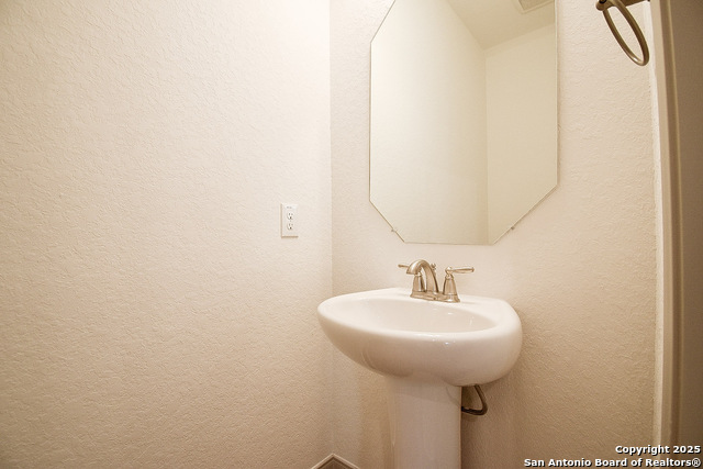 Image 12 of 37 For 10211 Tulipwood Run 101