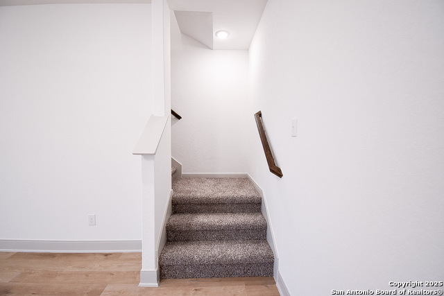 Image 13 of 37 For 10211 Tulipwood Run 101